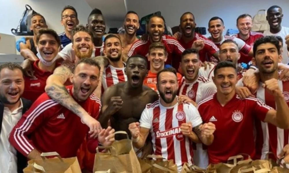 Ολυμπιακός: Έξαλλοι πανηγυρισμοί στα αποδυτήρια!